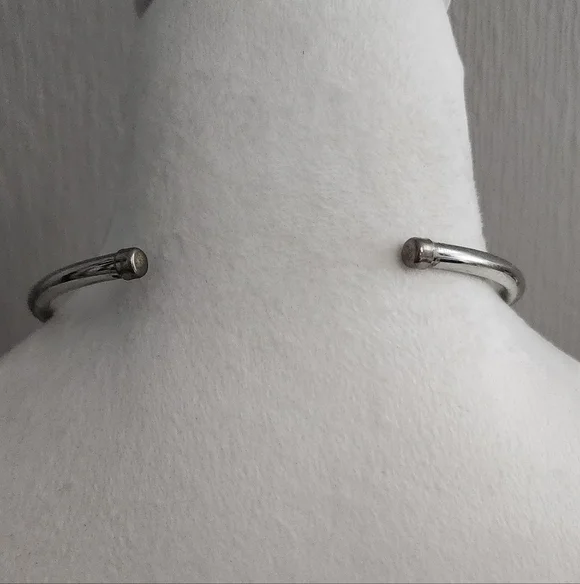 Silvertone Pendant Choker - Picture 4 of 4